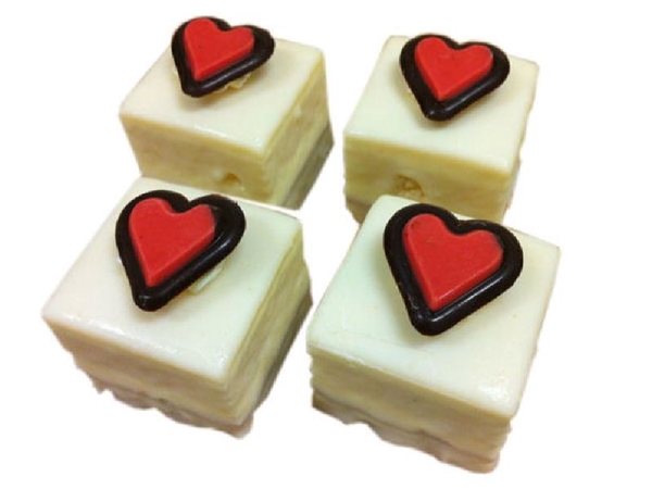 4 Moederdag petit fours